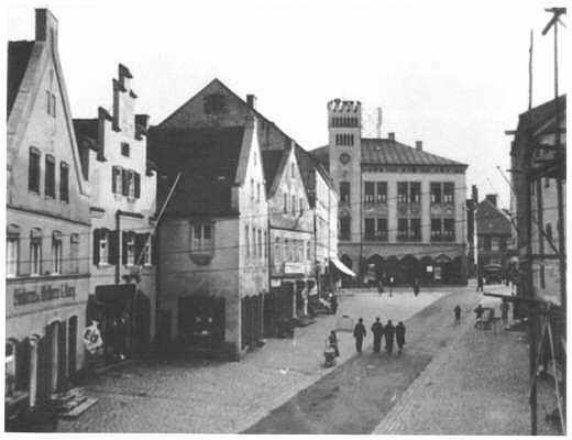 Stadtplatz 1936, Blick vom Sparkassen-Bauger�st