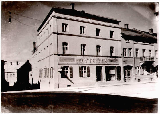Stadtplatz / Ecke Bahnhofstrasse, Metzgerei Fertl und Schubert Haus