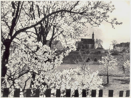 Blick von der Bahnhofstrasse zu St. Michael