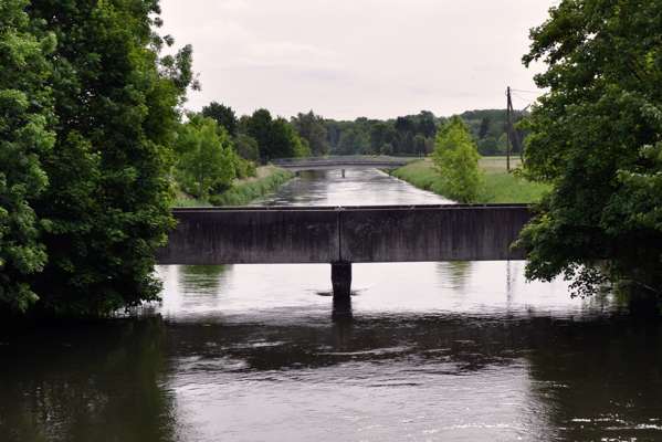 Blick von der Brcke Stadtbadstrasse zur Brcke des Mhlbachs ber den Kanal