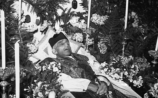 Pfarrer Franz Sales Kaltner, *1889 †1966 - aufgebahrt in der Kirche Oberhummel