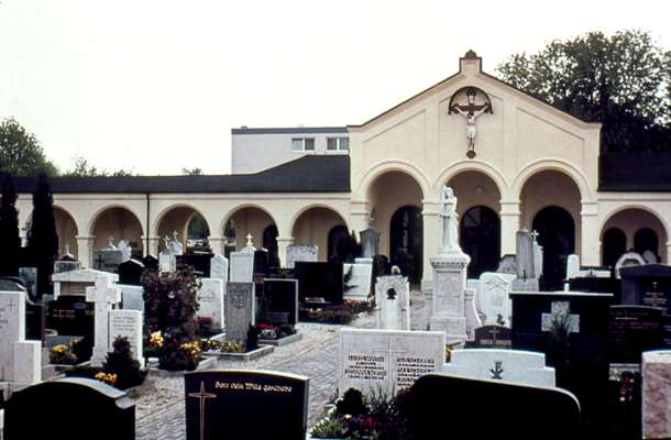 Moosburg, Aussegnungshalle / Friedhofsverwaltung Friedhof, 1970/1980