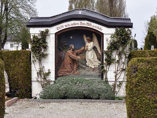 �lbergrelief im Neuen Friedhof, 2021