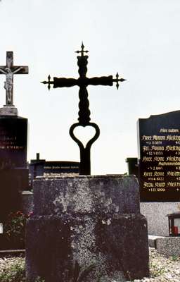 Grabkreuz 1970, Friedhof M�nchnerstrasse