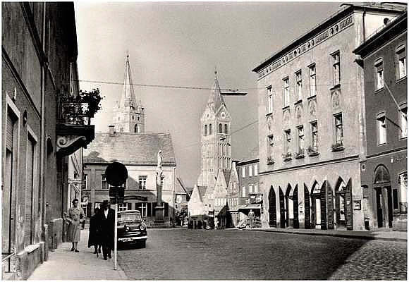 Oberer Marktplatz um 1960, heute Stadtplatz