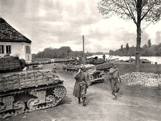 Moosburg, General Major. A.C. Smith von der 14th Armored Div. der U.S. third Army