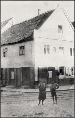 Stadtplatz Ecke Plan, Haus Nr 301 Hutgesch�ft Eberlein