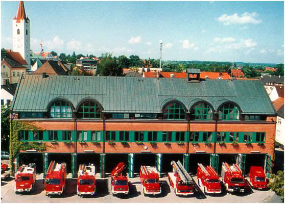 Leinbergerstrasse, Feuerwehrhaus 1995, jetzt mit Satteldach