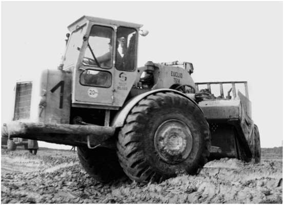 09.02.1968 - Abbau von Bentoniten mit modernen Maschinen im Tagebau