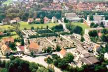 Luftaufnahme Anfang der 1980er, M�nchnerstrasse und Friedhof