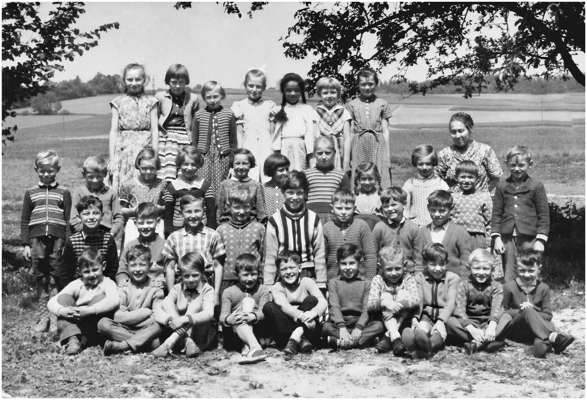 Volkmannsdorf 1962, Klassenfoto mit Lehrerin Maria Gratzl