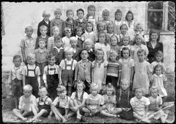 Schule Volkmannsdorf, Klassenfoto 1949