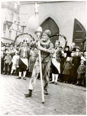 Moosburg, Sch�fflertanz 1952, Kasperl Andreas Gerlspeck