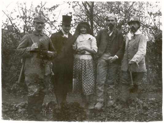 Theater ? Fasching ? oder historischer Festzug ?