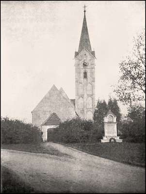 Pfarrkirche Volkmannsdorf mit Kriegerdenkmal, Postkarte um 1930