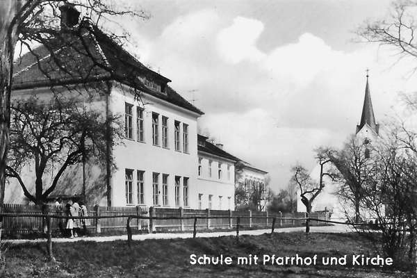 Volkmannsdorf Schule mit Pfarrhof und Kirche
