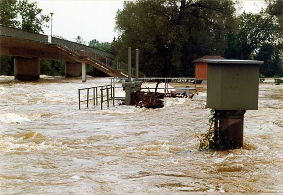Volkmannsdorf, Hochwasser Juni 1996 am Zusammenflu� von Isar und Amper