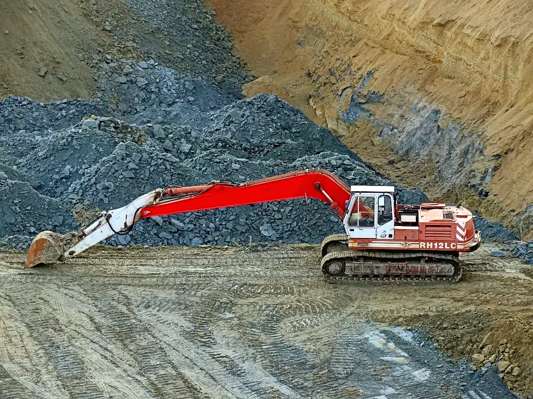 O&K Raupenbagger RH12 mit verl�ngertem 'S�d-Chemie Ausleger'