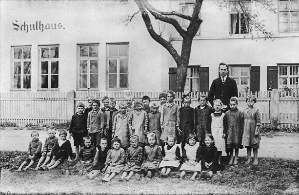 1. bis 3. Sch�lerjahrgang Volkmannsdorf 1926