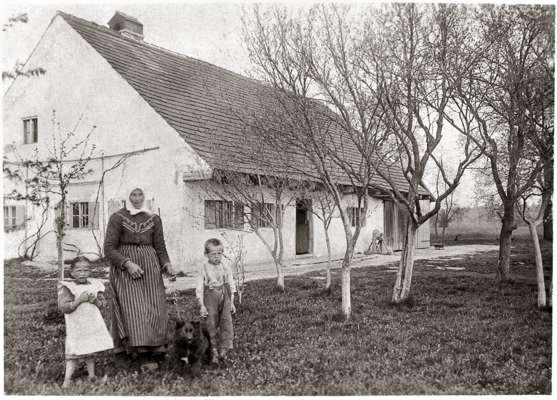 Volkmannsdorferau Barbara Braun mit Kindern Georg und Franziska