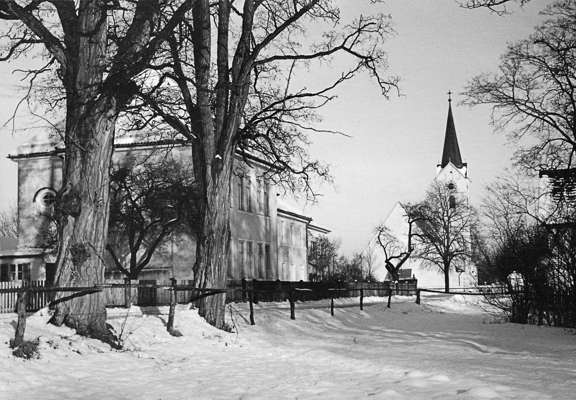Schule Volkmannsdorf im Winter