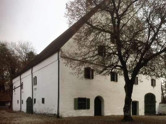 Schlo� Isareck - Wirtschaftsgeb�ude 2016