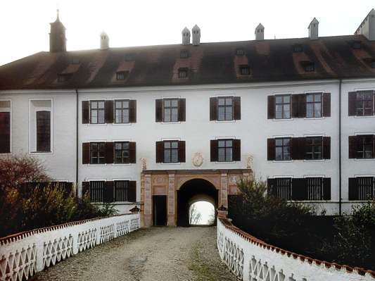 Auffahrt zum Schlo� Isareck 2016