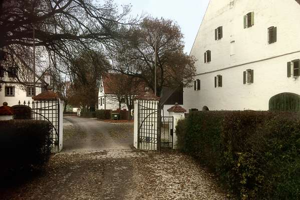 Schlo� Isareck - Wirtschaftsgeb�ude 2016