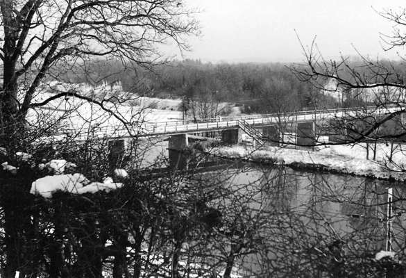 Blick zur Volkmannsdorfer Br�cke im Winter