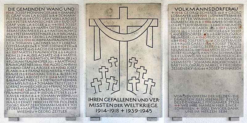 Gedenktafeln Kriegerdenkmal Volkmannsdorf, April 2014