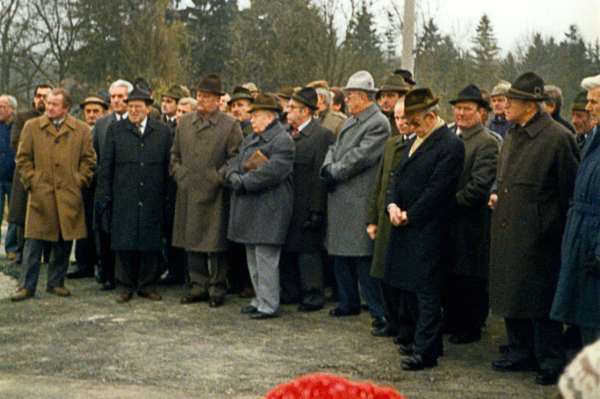 Br�ckeneinweihung, Gemeinder�te, B�rgermeister Neumaier, Kreisr�te, Beh�rdenvertreter 04.12.1987