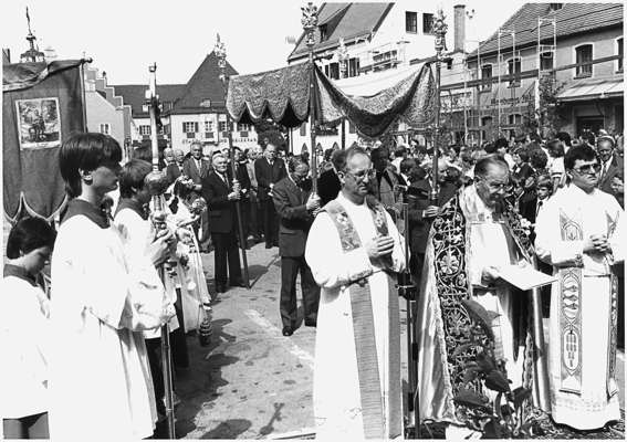 Vor 1984 - Geistlicher Rat Johann Wieser neben Stadtpfarrer Max Bengl