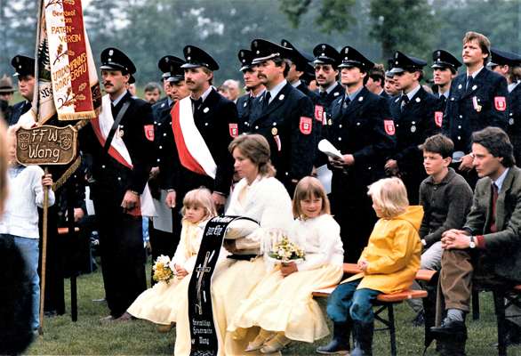 Gottesdienst am Sportplatz in Wang