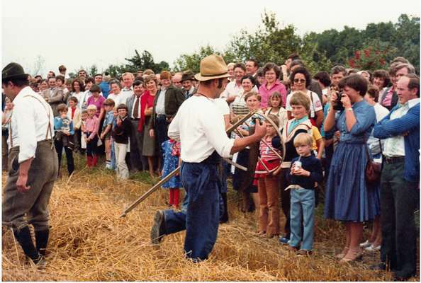Karl Stangl und Sepp Herzog bei der Ernte