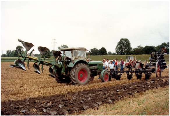 Pfl�gen mit dem Traktor, 20. - 22. Juli 1984