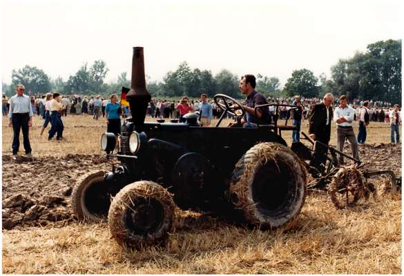 Pfl�gen mit dem Traktor, 20. - 22. Juli 1984