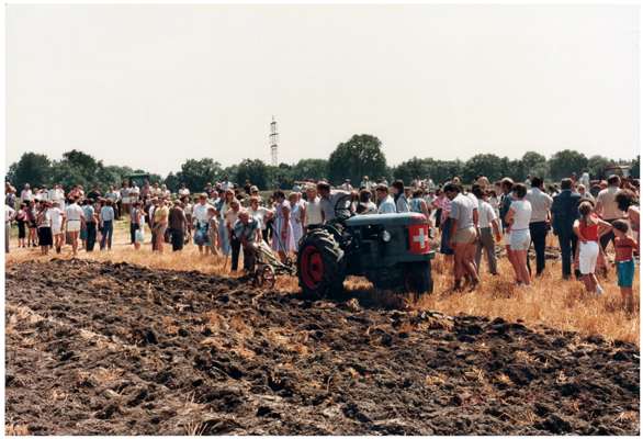 Pfl�gen mit einem Traktor, 20. - 22. Juli 1984