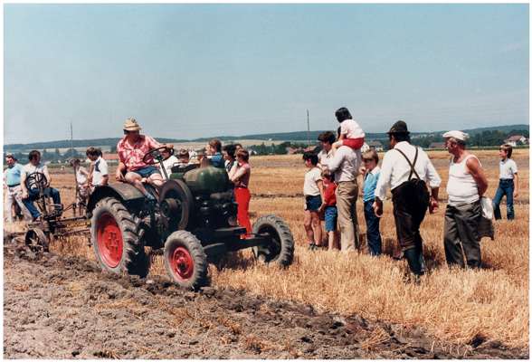 Pfl�gen mit dem Traktor, 20. - 22. Juli 1984