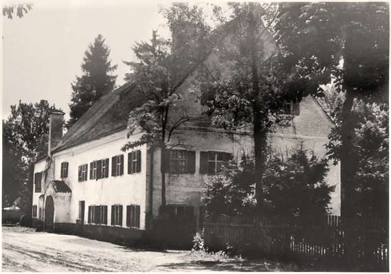Der ehemalige Stadl von Schlo� Isareck, 1944