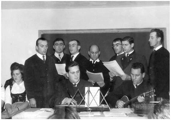 Lehrer Konrad Huber und der Kirchenchor
