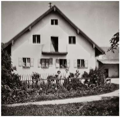 Volkmannsdorf Lehrerbauer um 1955, Josefa Lachner, Bruder Max Kratzer und Ilse Baume