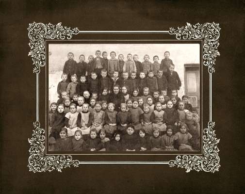 Sch�ler Volkmannsdorf mit Lehrerin um 1910