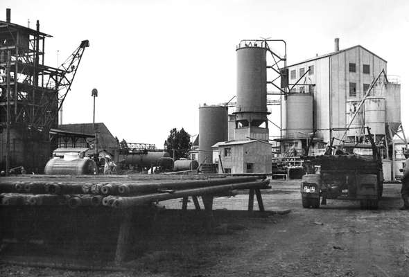 Moosburg S�d Chemie, 08.05.1968 die Bohrstelle wird abger�umt und zur Verpumpung vorbereitet