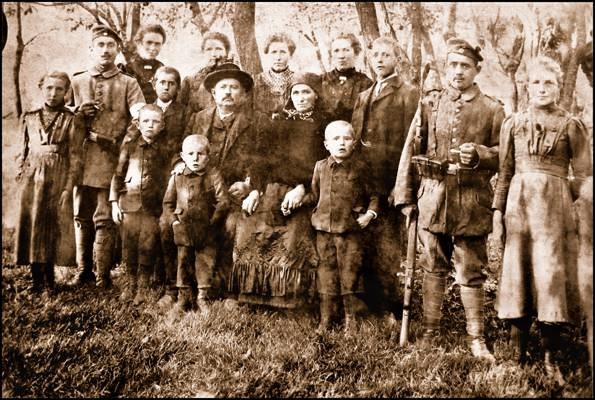 Moosburg. Familie Besenrieder, Eltern und Geschwister um 1917
