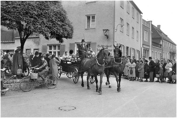 Auf dem Plan, Hochzeitskutsche Anfang der 1950er 