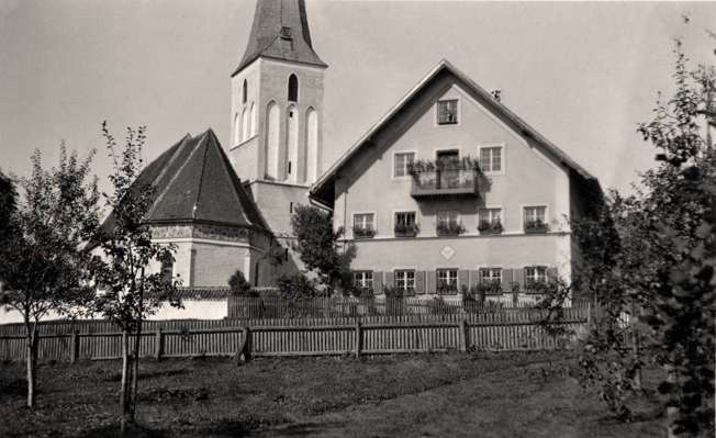 Blick zur Kirche Wang