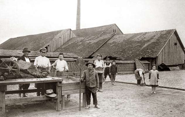 In der Ziegelei von Fritz Kohn in Zieglberg - in den 1930ern