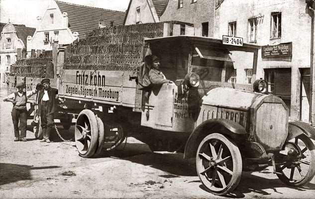 Moosburg, Auf dem Gries, LKW von Fritz Kohn in den 1920ern