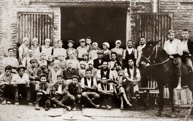 Belegschaft der Ziegelei von Fritz Kohn in Zieglberg - 1927