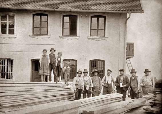 Fritz Kohn gliederte 1921 der Ziegelei in Zieglberg ein S�gewerk an